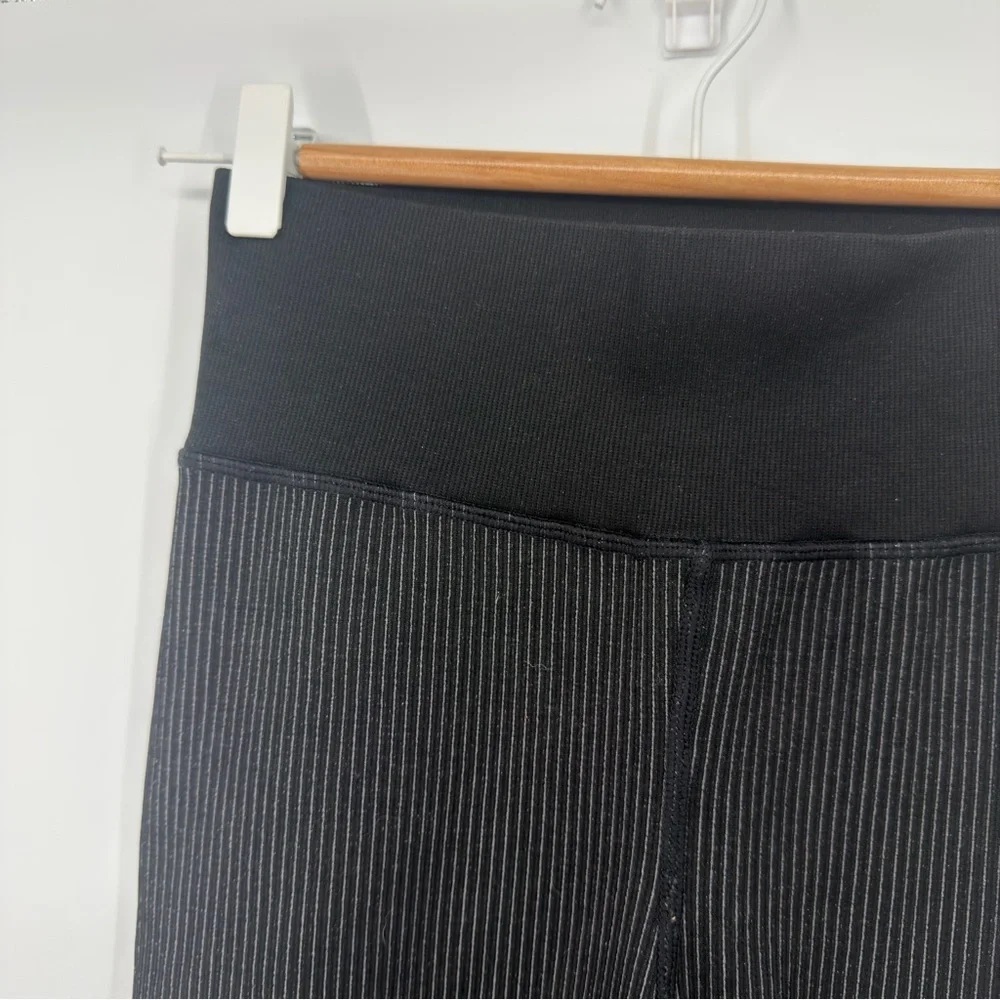 Offline‎ by Aerie 7/8 Hi Rise Leggings Small Black Pinstripe Stretch